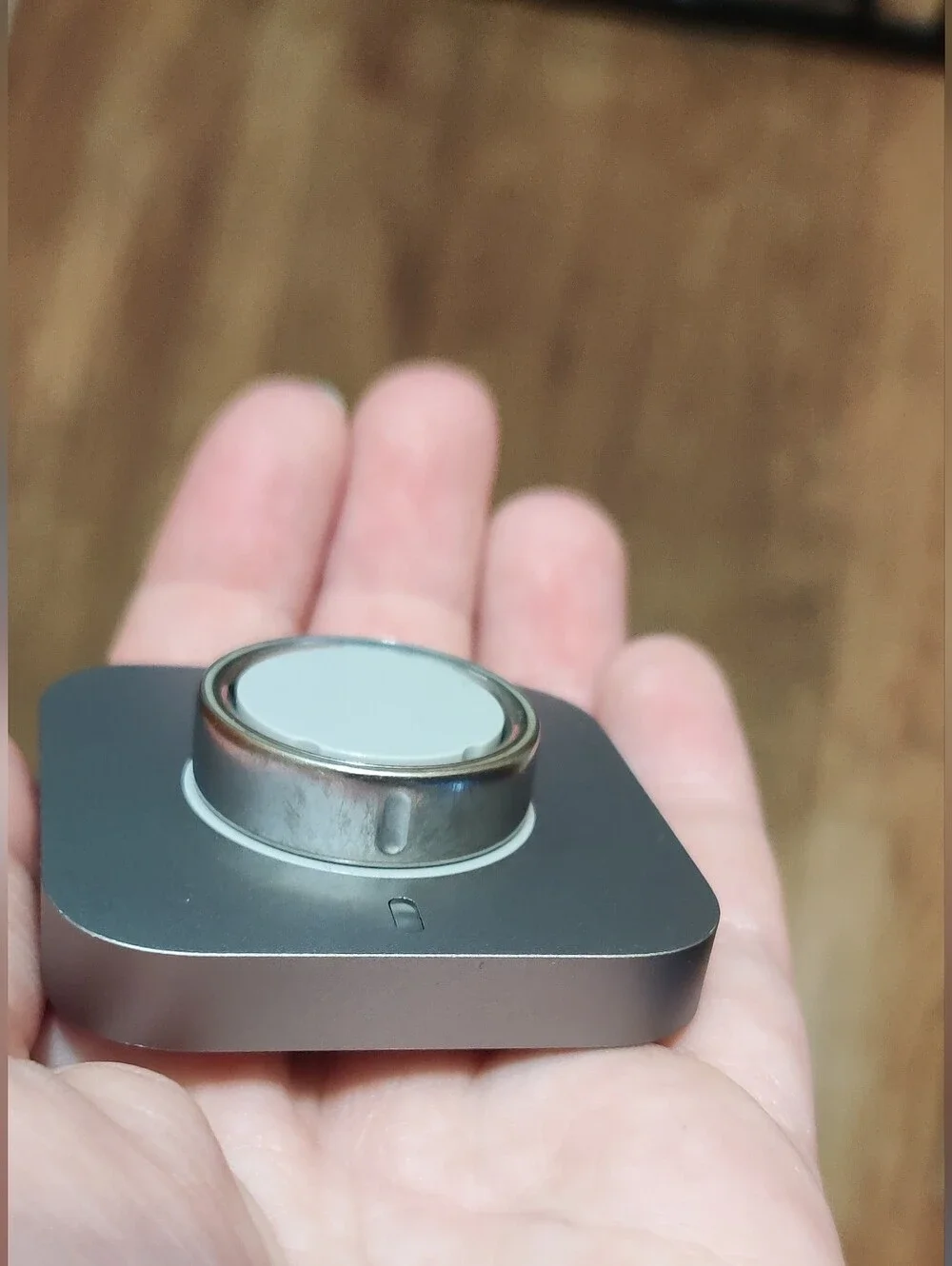 Silver Oura Ring Generation 4 Size 12 and charging base